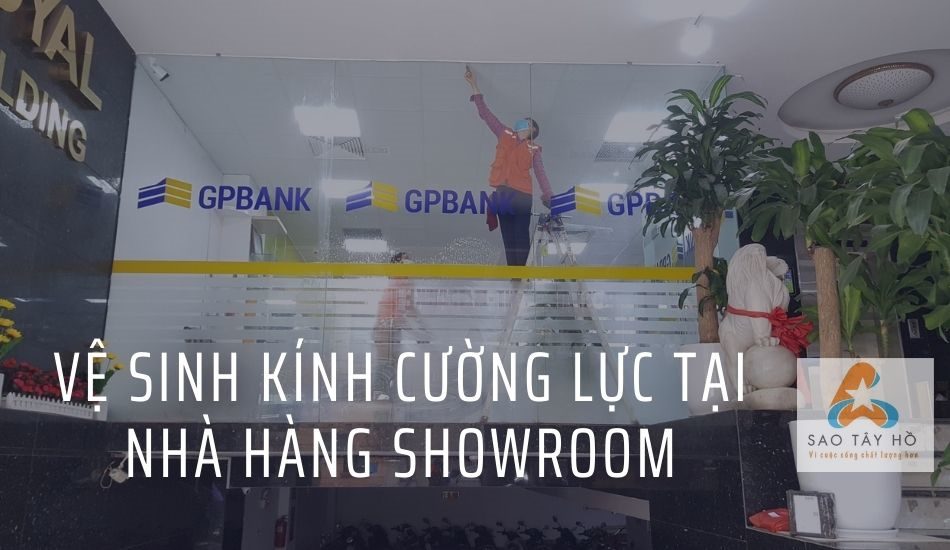 Vệ sinh kính cường lực